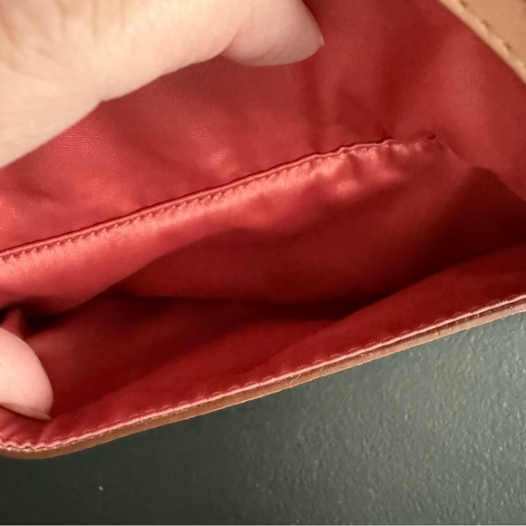 COACH Poppy Whipstitch Wristlet Baguette Natural Tan Leather Brass Buckle EUC - Picture 5 of 8